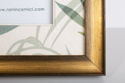Cornice in legno oro 13x18 con passepartout in tessuto - Ranin Cornici