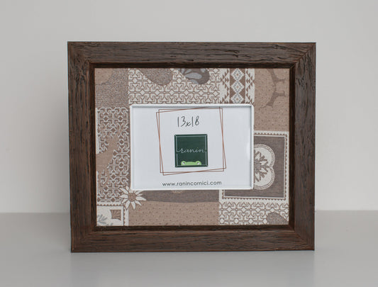 Cornice in legno marrone rustico 13x18 con passepartout in tessuto jacquard tema montagna